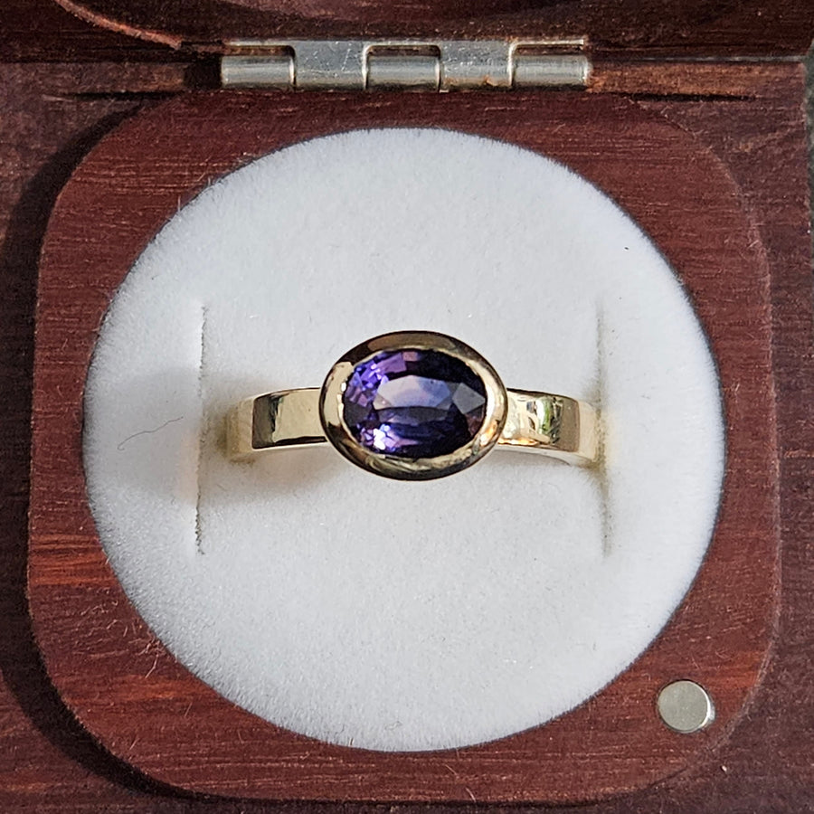 Oval Bi-Colour Sapphire Ring