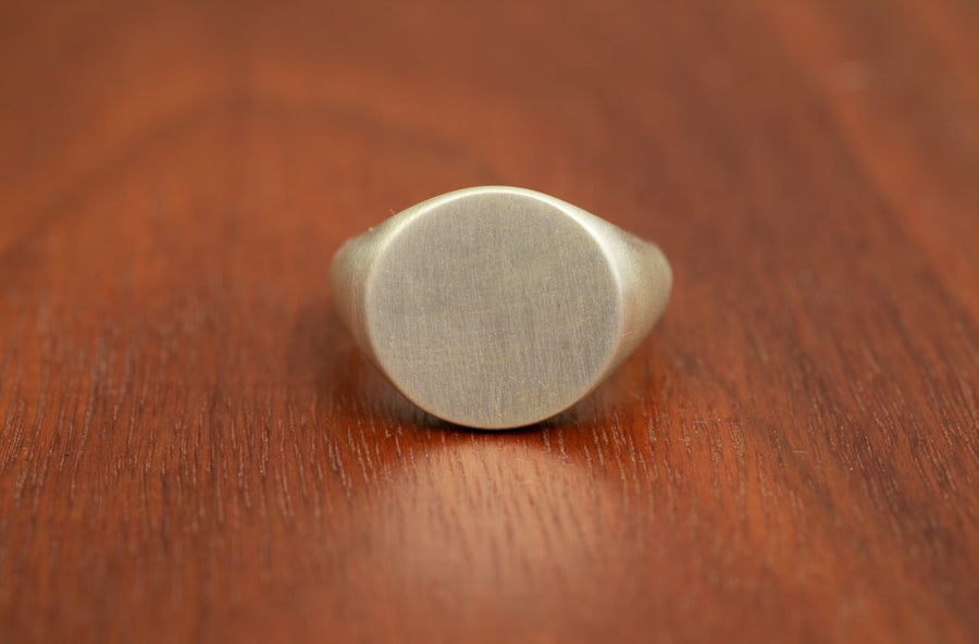 Medium Round Signet