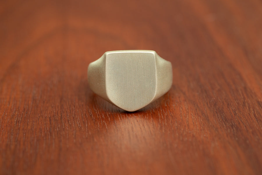 Medium Shield Signet