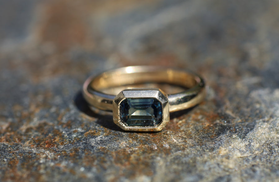 1.15ct Bi-Colour Blue Sapphire Ring