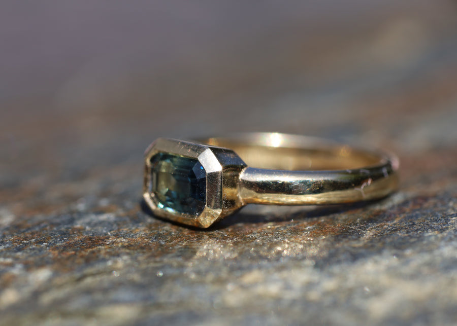 1.15ct Bi-Colour Blue Sapphire Ring