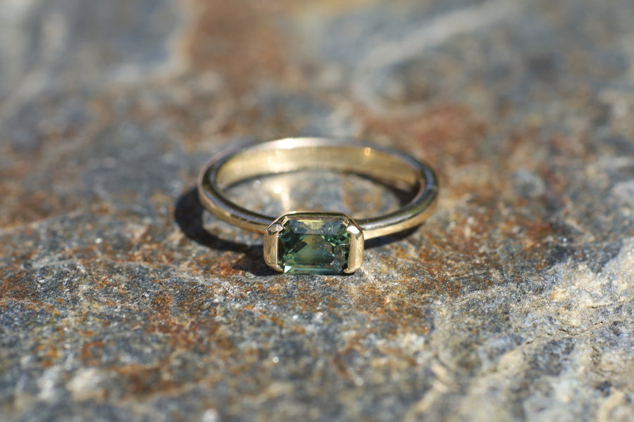 1.10ct Green Parti Sapphire Ring