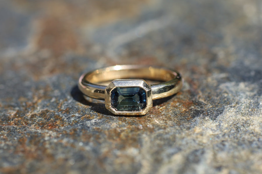 1.15ct Bi-Colour Blue Sapphire Ring