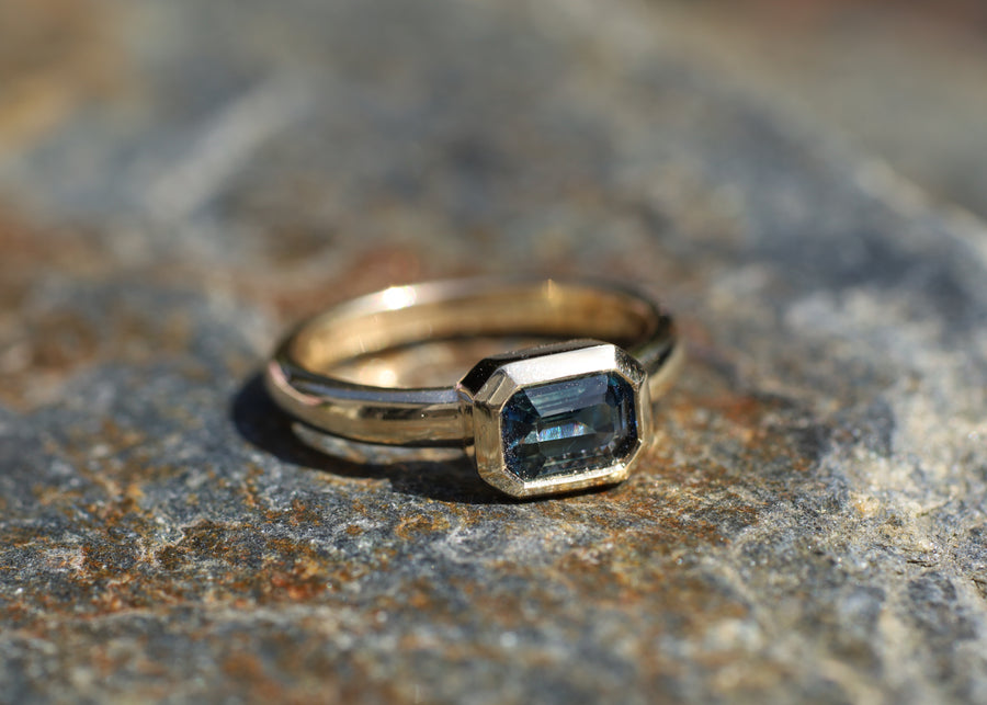 1.15ct Bi-Colour Blue Sapphire Ring
