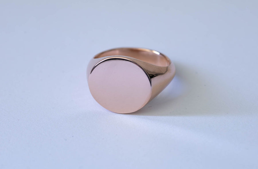 Medium Round Signet