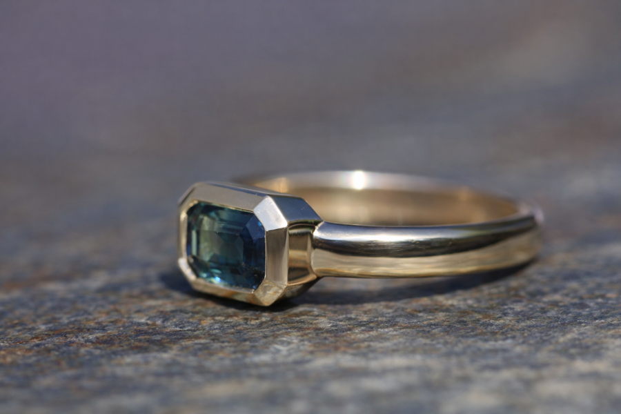 1.15ct Bi-Colour Blue Sapphire Ring