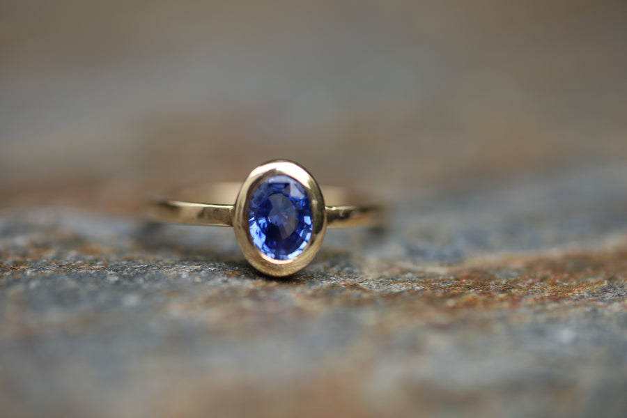 1.21ct Oval Sapphire in 9ct Gold Ring
