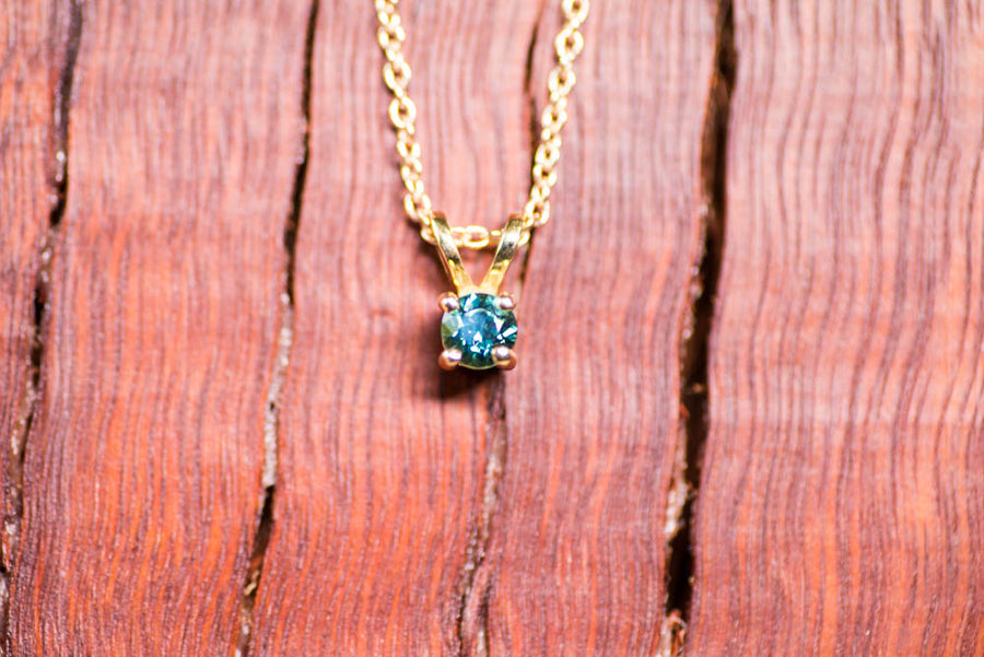 0.65ct Parti Australian Sapphire in 9ct Yellow Gold Necklace