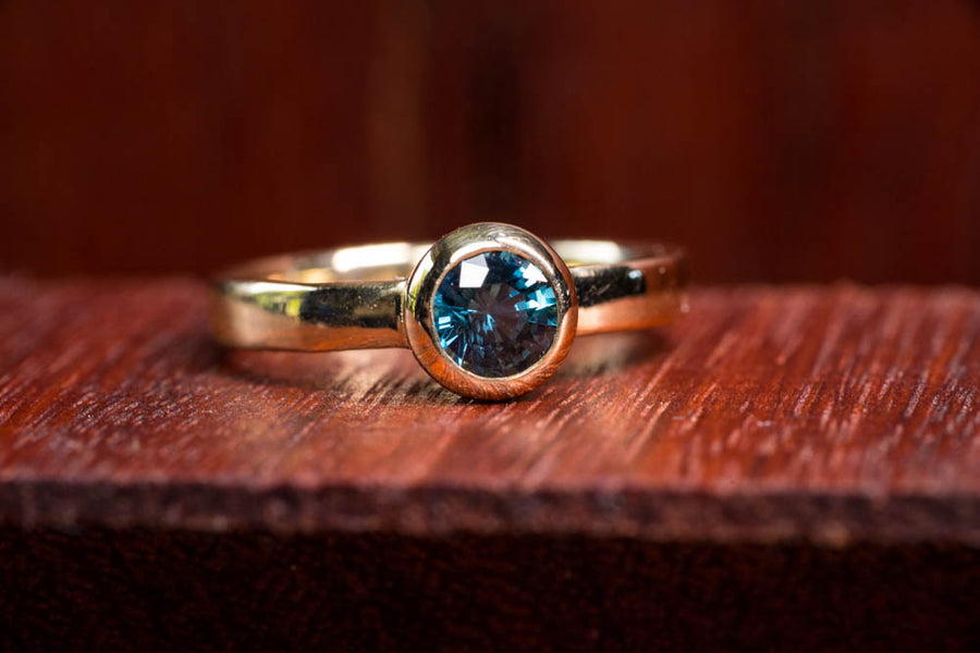 0.64ct Blue Sapphire in 9ct Yellow Gold Ring