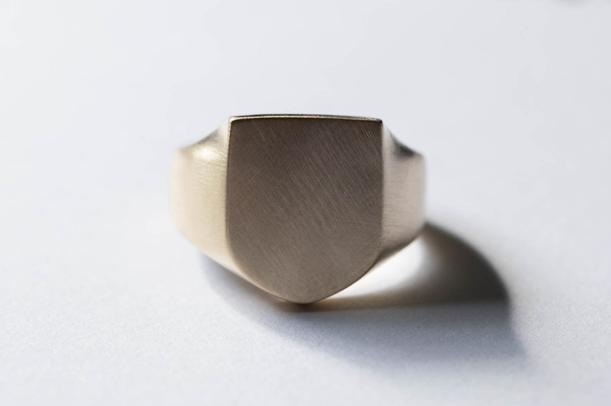 Signet Rings Shield Rinh Medium Shield Signet – Jewellery By Design NZ